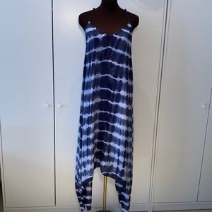 Raviya beach maxi dress tie dye coverup handkerchief hem M